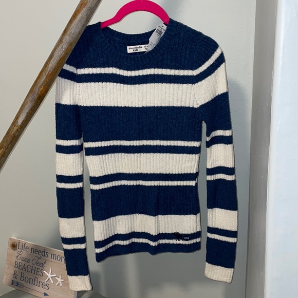 Cream and Blue Abercrombie Kids Sweater 15/16 - Picture 2 of 3